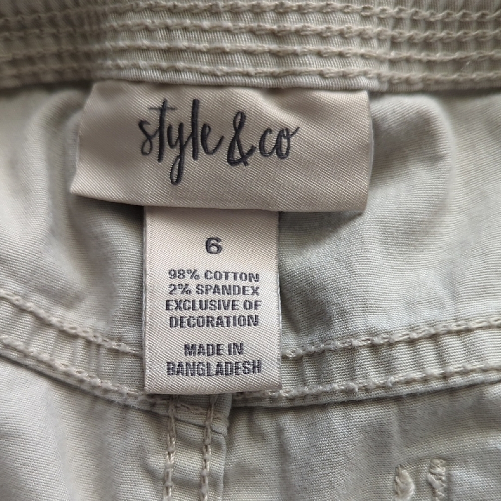 Style & Co. Cream Cargo Capris - Picture 9 of 10